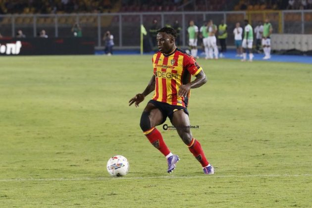 Il Lecce in 10 difende il gol di Krstovic e regala la prima gioia ai tifosi - Corriere Salentino