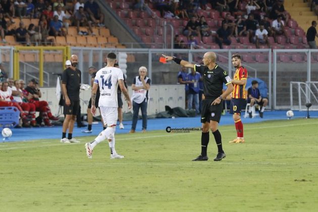 Il Lecce in 10 difende il gol di Krstovic e regala la prima gioia ai tifosi - Corriere Salentino
