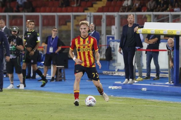 Il Lecce in 10 difende il gol di Krstovic e regala la prima gioia ai tifosi - Corriere Salentino