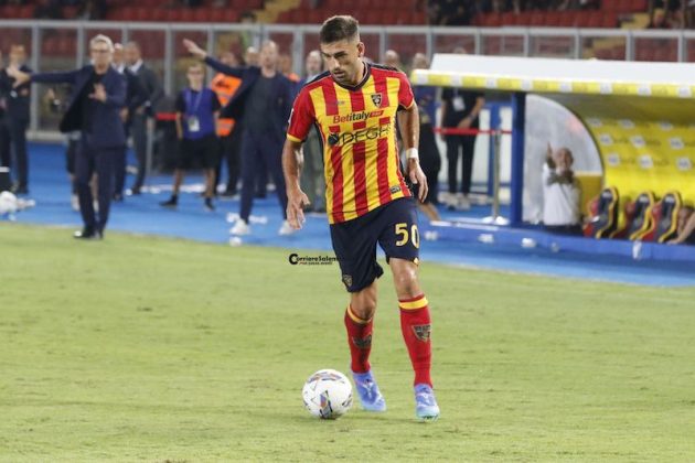 Il Lecce in 10 difende il gol di Krstovic e regala la prima gioia ai tifosi - Corriere Salentino