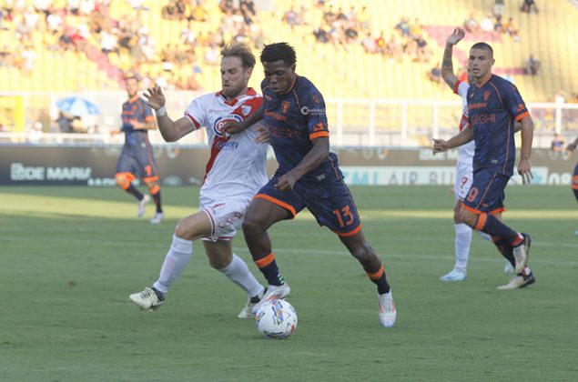 Prima ufficiale del Lecce, 2-1 inflitto al Mantova. Gaspar prende la scena - Corriere Salentino
