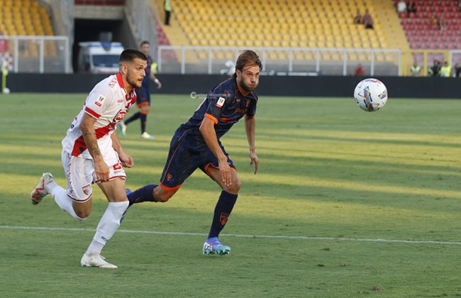 Prima ufficiale del Lecce, 2-1 inflitto al Mantova. Gaspar prende la scena - Corriere Salentino