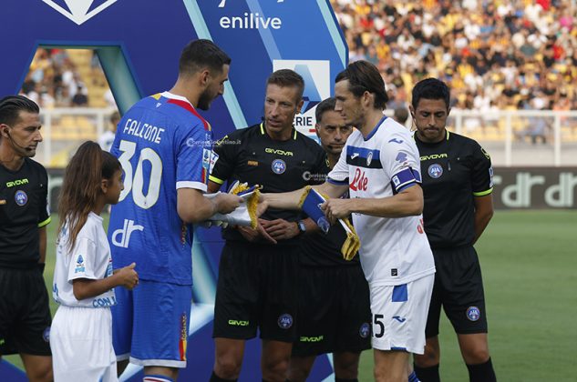 Debutto amaro al Via del Mare: il Lecce parte bene, ma poi l’Atalanta lo travolge con un poker - Corriere Salentino