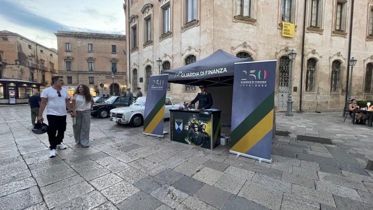250 anni della Guardia di Finanza, la Fanfara in Piazza Sant’Oronzo - Corriere Salentino