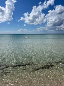 Tutto pronto per l’autunno salentino in riva al mare dei turisti stranieri. Molti stabilimenti costretti a smontare il 30 settembre - Corriere Salentino