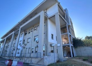 Malattie sessualmente trasmesse, costi alti, liste d’attesa lunghe, prevenzione difficile e poco personale nel centro del Fazzi