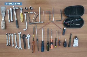 Sventra uno scooter rubato per i pezzi di ricambio: scatta l'arresto - Corriere Salentino