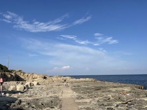 Mare a settembre: lungo una parte della costa salentina, come a Tricase, sole e bel tempo, mentre gli acquazzoni si abbattono nell’entroterra - Corriere Salentino