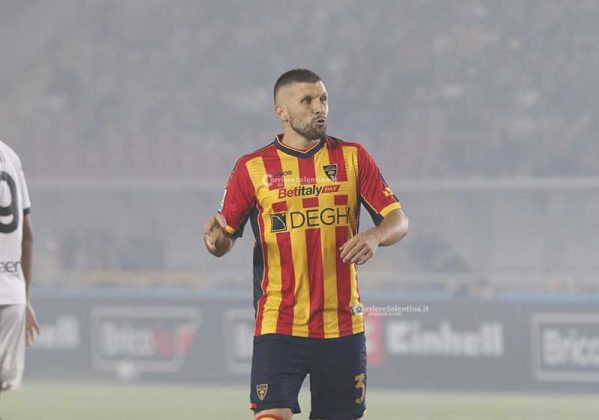 Beffa per i giallorossi al Via del Mare, emiliani pareggiano nel recupero. Lecce-Parma, 2-2 - Corriere Salentino