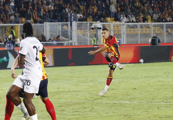 Beffa per i giallorossi al Via del Mare, emiliani pareggiano nel recupero. Lecce-Parma, 2-2 - Corriere Salentino