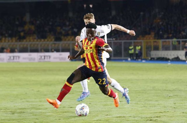 Beffa per i giallorossi al Via del Mare, emiliani pareggiano nel recupero. Lecce-Parma, 2-2 - Corriere Salentino