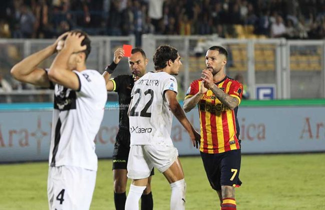 Beffa per i giallorossi al Via del Mare, emiliani pareggiano nel recupero. Lecce-Parma, 2-2 - Corriere Salentino