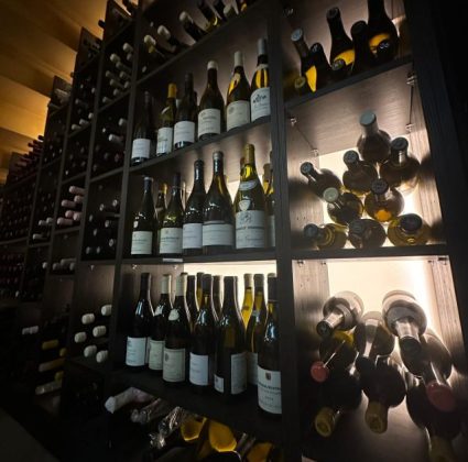 Classè cambia le regole del modo di fare festa: “La cultura del vino non deve essere noiosa e le serate musicali non devono essere frivole” parola di Simone De Mitri - Corriere Salentino