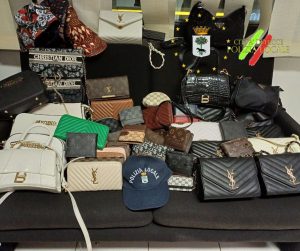 Degrado, bivacco, parcheggiatori abusivi e occupazione di alloggi popolari a Lecce. Giro di vite dalla polizia locale per il decoro e la sicurezza - Corriere Salentino