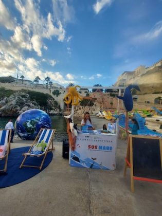 Castro festeggia la Bandiera Blu 2024: un riconoscimento alla sostenibilità ambientale - Corriere Salentino