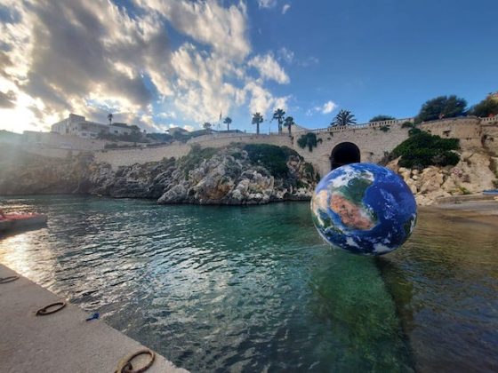 Castro festeggia la Bandiera Blu 2024: un riconoscimento alla sostenibilità ambientale - Corriere Salentino