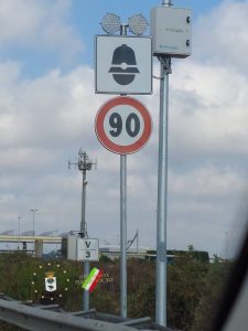 Tangenziale Est, l’autovelox resta acceso. Il comandante Zacheo prepara i ricorsi. Rotundo: "È un rischio per il Comune" - Corriere Salentino