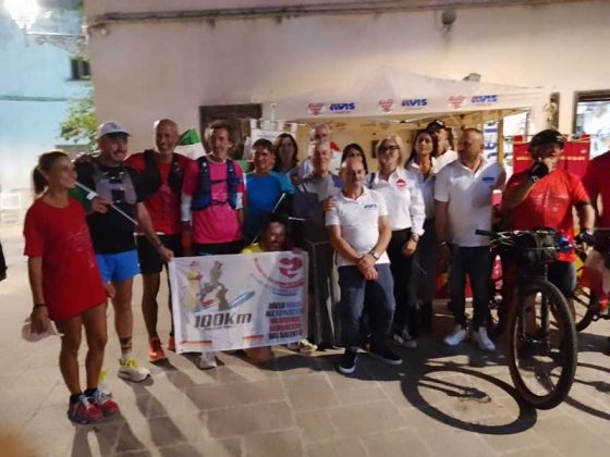 Dario Della Pace, l’ultramaratoneta che ha sfidato da Osimo a Copertino i Km ed il tempo per “San GoseppuNuesciu” - Corriere Salentino