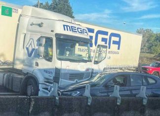 Schianto sulla Lecce-Maglie, coinvolti un tir e due auto. Un ferito e statale chiusa