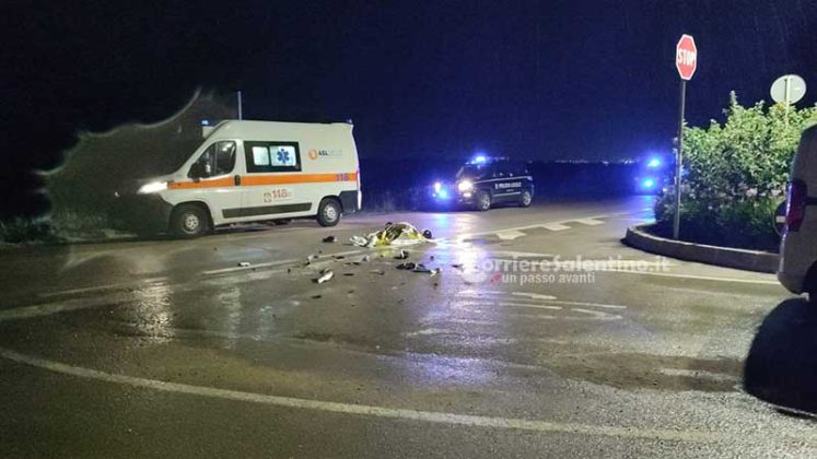 Schianto fatale sulla litoranea tra auto e moto, nulla da fare per un gallipolino di 46 anni - Corriere Salentino