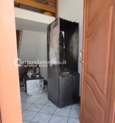 Ancora incendi nel Salento: a fuoco tre auto. A Parabita divampa incendio in cucina, quattro persone restano intossicate - Corriere Salentino