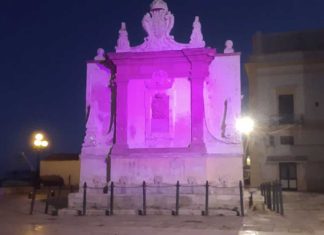 La Fontana Antica si illumina di rosa, a partire da oggi primo ottobre per tutto il mese