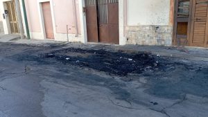 Notte di roghi da Nord a Sud Salento: fiamme distruggono auto e danneggiano abitazioni. Una è di un ex consigliere comunale - Corriere Salentino