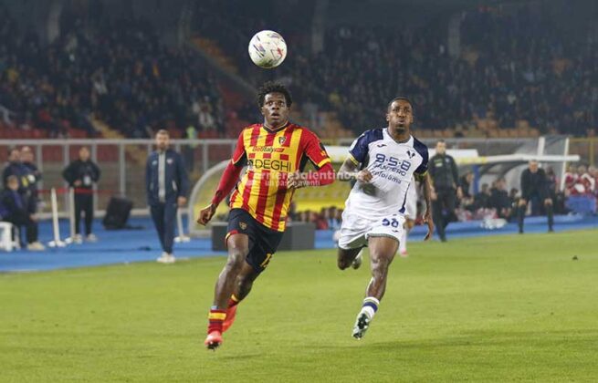 Un gol di Dorgu e si torna finalmente a sorridere: il Lecce batte il Verona e conquista 3 punti, ossigeno e fiducia - Corriere Salentino