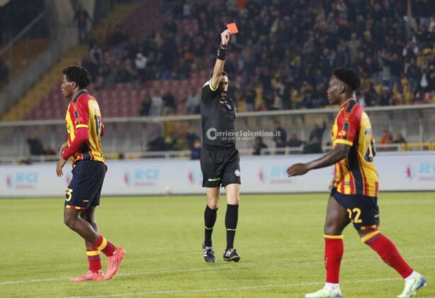 Un gol di Dorgu e si torna finalmente a sorridere: il Lecce batte il Verona e conquista 3 punti, ossigeno e fiducia - Corriere Salentino