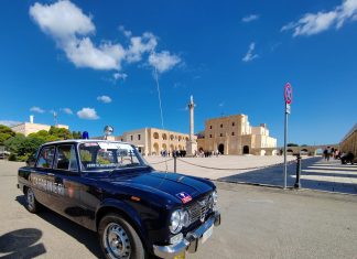 L’Arma dei Carabinieri protagonista del Meeting dei Due Mari a Gallipoli con la storica Giulia 1600 Super Radiomobile