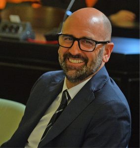 Consulenze gratuite, l’amministrazione difende la delibera in Commissione, ma gli ordini professionali ne contestano la legittimità e chiedono il ritiro - Corriere Salentino