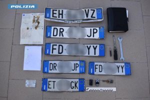 Bloccato a bordo di un'auto appena rubata: in casa un'officina abusiva e altri veicoli trafugati. Arrestato - Corriere Salentino