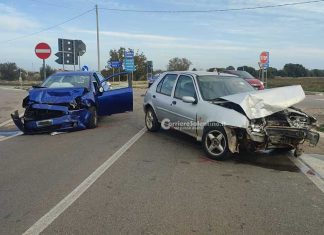 Schianto frontale nel Capo di Leuca: auto distrutte, in due trasportati in ospedale