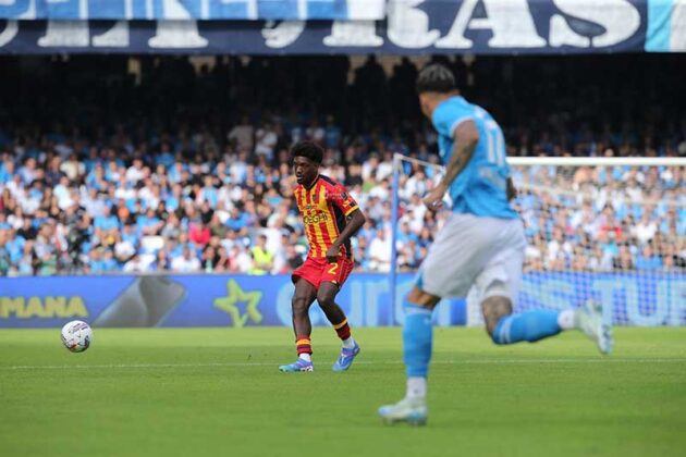 Il Lecce si arrende alla capolista Napoli con un gol in mischia, buona reazione in vista del Verona - Corriere Salentino