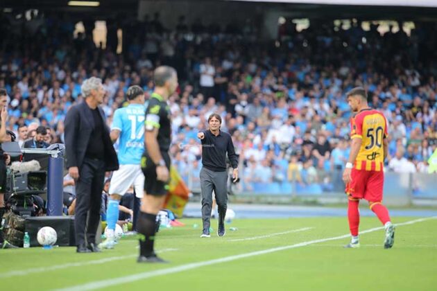 Il Lecce si arrende alla capolista Napoli con un gol in mischia, buona reazione in vista del Verona - Corriere Salentino