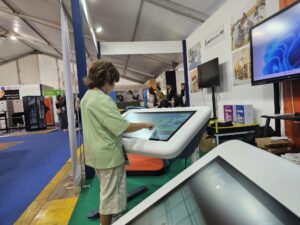 Tiny Table, imparare, giocare e riabilitare insieme: il tavolino interattivo pensato nel Salento, applaudito a Didacta, e che può cambiare il mondo scuola - Corriere Salentino