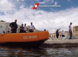 Occupazione abusiva del demanio marino. Sgomberati 41 natanti a Gallipoli