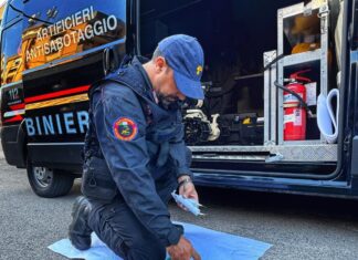 Ordigni sequestrati in un Liceo pronti per essere venduti per Halloween: indagati altri quatto studenti