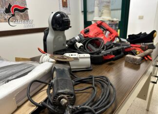 Controlli e pattugliamenti contro i furti: fermati due topi d’appartamento