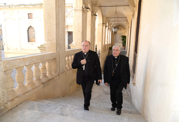 Dedicazione della Cattedrale e presentazione dell'Arcivescovo coadiutore alla comunità diocesana - Corriere Salentino