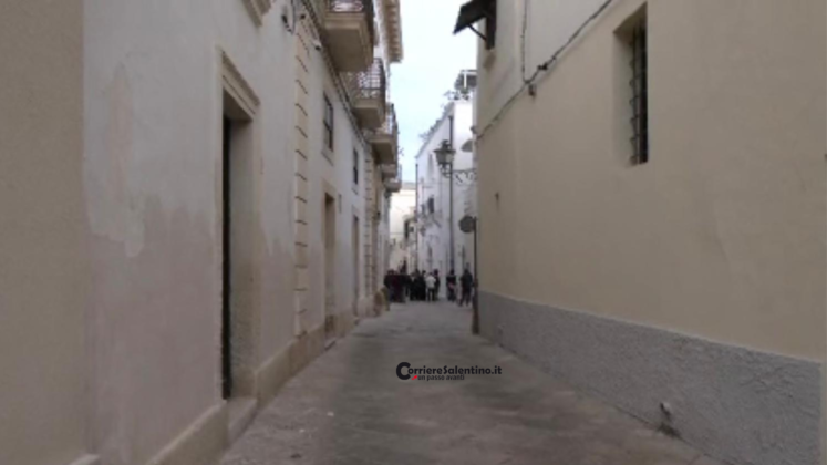 Ennesima morte sul lavoro: operaio di 71 anni travolto da un parapetto - Corriere Salentino