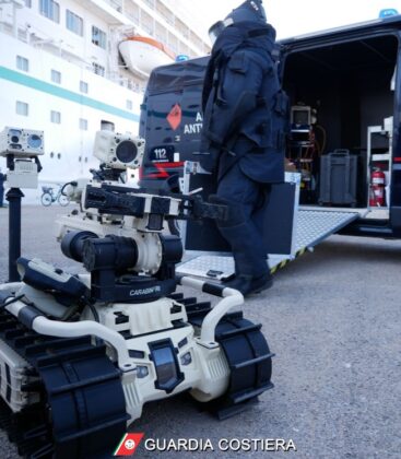 Allarme bomba su nave da crociera, intervengono gli artificieri: ma è un'esercitazione - Corriere Salentino