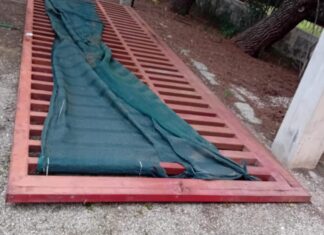 Viene travolto dal cancello: niente da fare per un pensionato di Guagnano