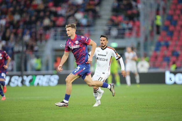 A Bologna un Lecce rinunciatario e senza coraggio, Orsolini lo punisce a 5 minuti dal 90° - Corriere Salentino