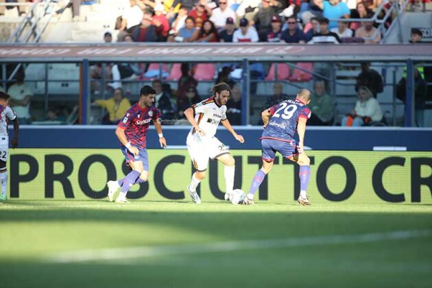 A Bologna un Lecce rinunciatario e senza coraggio, Orsolini lo punisce a 5 minuti dal 90° - Corriere Salentino