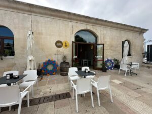 Scopri un luogo segreto a Lecce: La Caffetteria OgniBene, dove relax, cultura e sapori si incontrano - Corriere Salentino