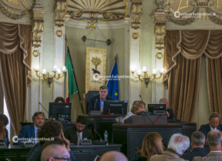 Stop all’aumento del gettone per i consiglieri comunali. Per la Corte dei Conti la legge prevede solo maxi-aumenti delle indennità per assessori e sindaci