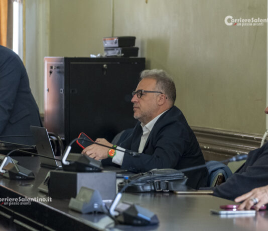 “Allergici ai bandi”: Foresio attacca sul doppio affidamento degli infopoint fino al 2028. Scoppia il caso ex Agip