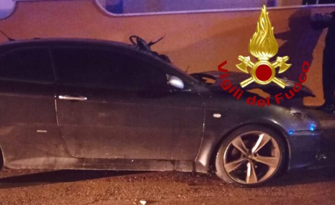 Altra notte di fuoco nel Salento, alle fiamme due vetture tra Squinzano e Gallipoli - Corriere Salentino