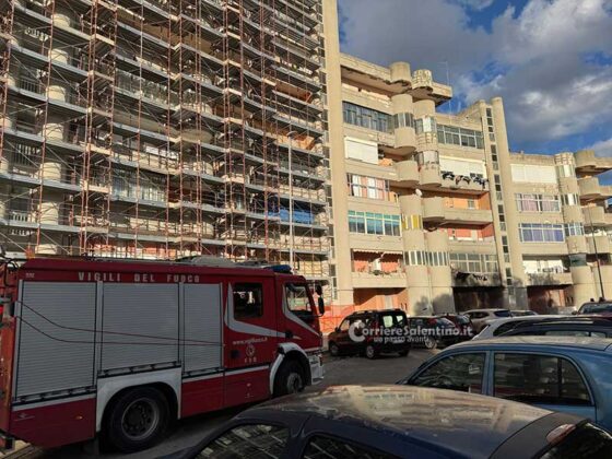 Fiamme in un garage alla periferia di Lecce, evacuato un condominio - Corriere Salentino